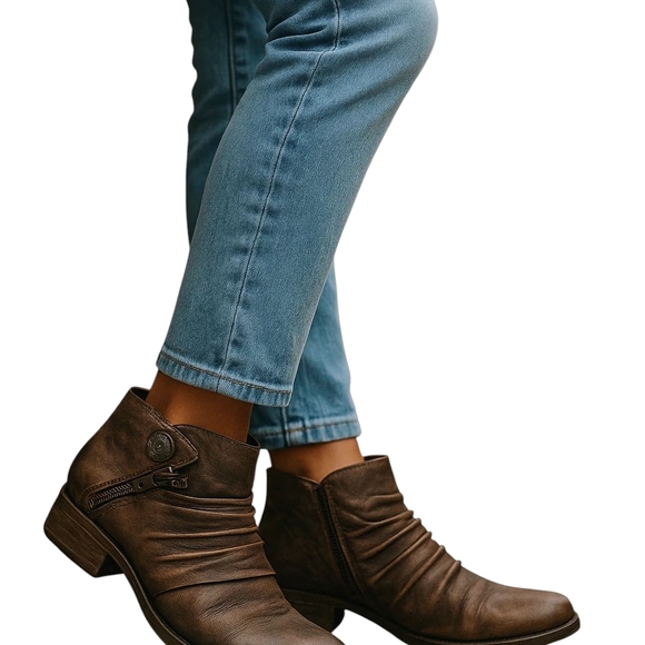 Earth Brown Shoes - Earth Brown Distressed Ruched Zipper Low Heel Distressed Ankle Boots 9 or 9.5